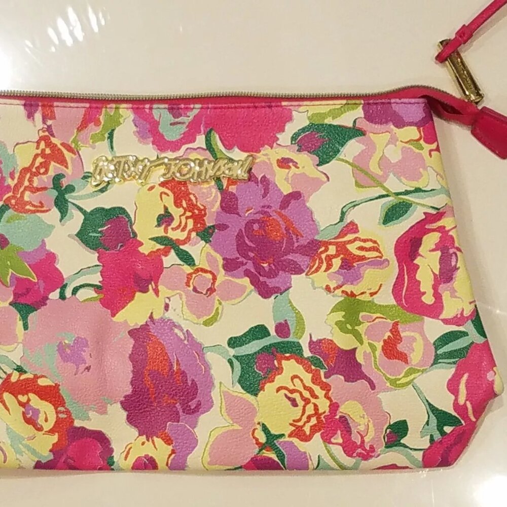 Betsey Johnson Roses Floral Zip Makeup Cosmetic Bag Good for Travel Needs